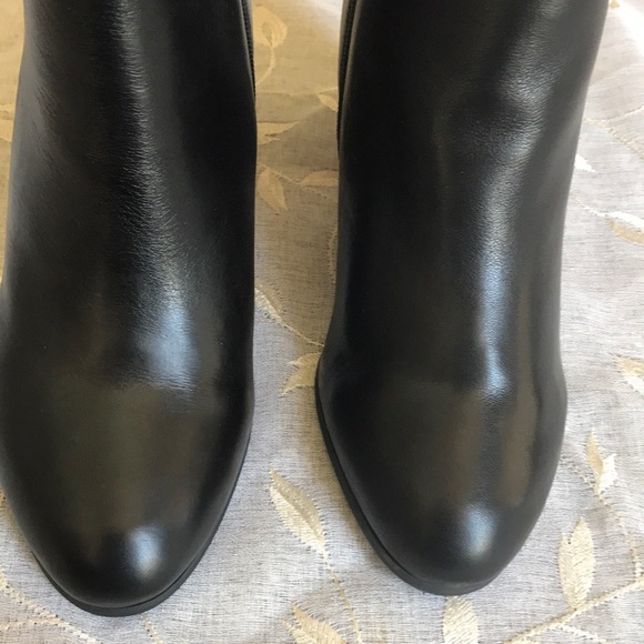 VIONIC Kennedy Bootie - Picture 5 of 8